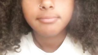 Light Skin Ebony Shakes Ass on Periscope