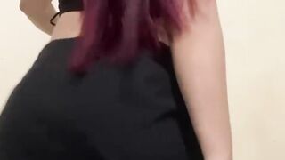 Wicked stepsis Colombian shakes her large booty clothed in her lengires