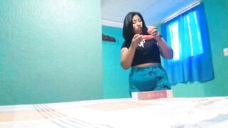 A ready fan gave me a gift and ended up masturbating my alluring vagina to climax.