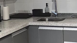 Seducido por Mi hawt madrastra gorda trasero grande en la cocina