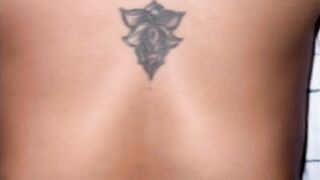 Hermosa morena con un Baby bump Me hace venir