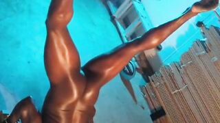 A lil joy with calisthenics and martial arts ..in the nudes ????????