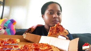 Tiny Black Snacks on Pizza - Mukbang