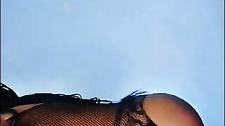 Fingered her untill that babe couldint hold it anymore