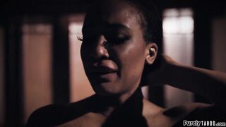 Black model has a breakdown after being send away.This babe returns all natural to the backdoor photographer and now that guy sees the raw hotty that guy was looking for.After this guy took her pics this chab fingerlicks her until this babe squirts.This b