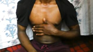 SOLO BOY WITH MUSCLE CHEST TEASING