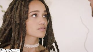 VIXEN Hawt Assistant s Boss For Sex