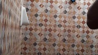 Ravishing_onyeko my neighbor always comes at my washroom window when am taking washroom