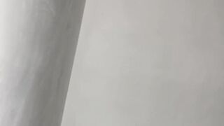 El cornudo de mi'migo graba mientras me cojo a la puta de su esposa