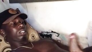 BCC COLOMBIANO MASTURBANDOSE HASTA CORRERSE GIMIENDO DE PLACER