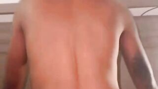 Estudiante mueve su culo en mi pene