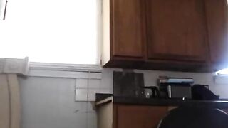 Black camgirl buss it open