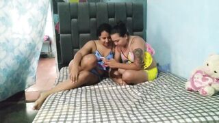 mi hermanastra y yo nos grabamos teniendo sexo lésbico y enviamos movie a su novio