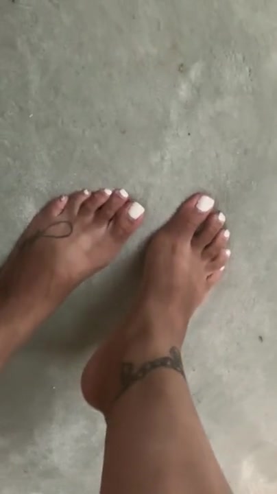 Free Feet! White Toe Nail Polish Porn Video - Ebony 8