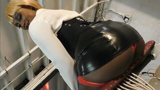 Booty worship for losers