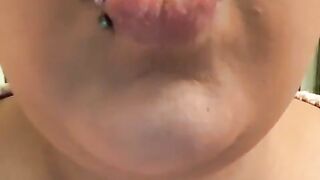 “Asmr” big beautiful woman eats cake