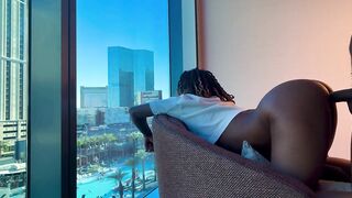 A Vibe And A Creampie In Vegas
