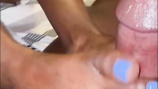 Zai seduces the gardener with her feet