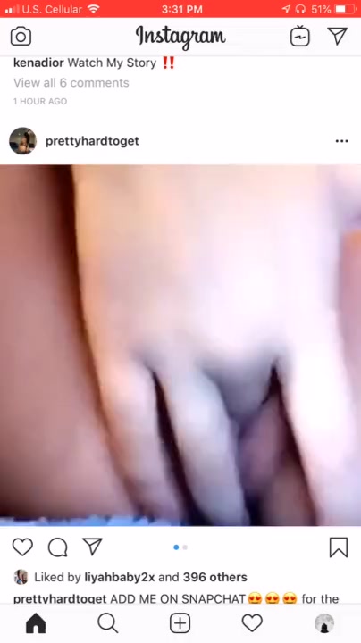 Belle Delphine Plays Her Pussy