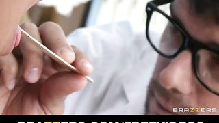 Brazzers - HOT ebony patient Leilani Leeane fucks her doctor