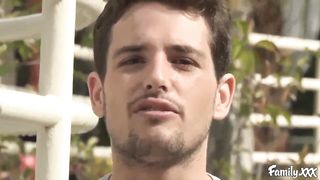 Jenna Foxx Teaches Her Stepbrother How To Make Her Orgasm