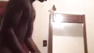 18 yo ebony thot fucks her boyfriends big brother while he’s in class.