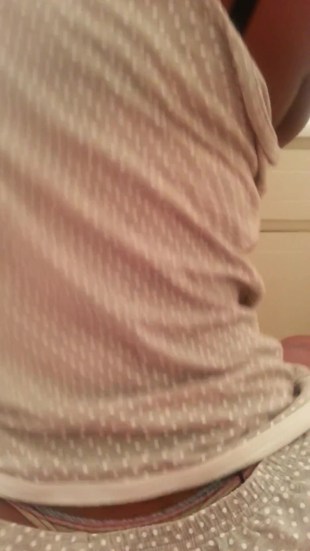 Booty shaking in the bathroom