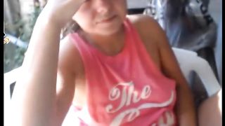 She's Trying No to Get Caught