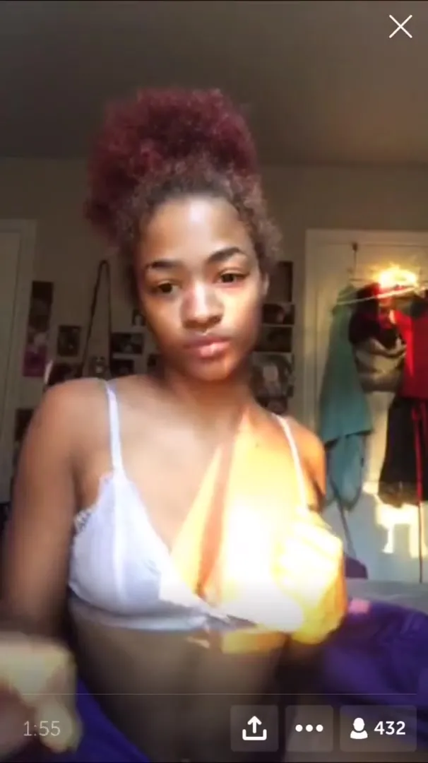 Free Ebony Teen Flashing Tits Porn Video - Ebony 8