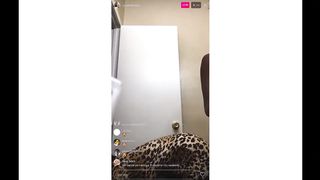 IG Thot YourBihFav Flashing