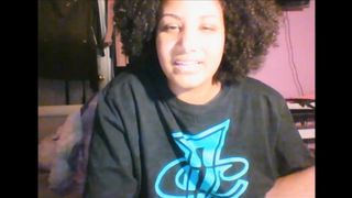 BLACK GIRL PLAYS WITH HER DILDO ON WEBCAM