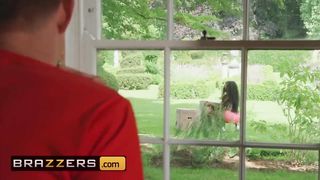 Brazzers - Ebony Neighbor Kiki Minaj loves ass fucking