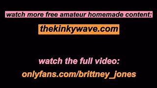 TATTED MILF RIDES AND CREAMS ON HIS DICK   @brittneyjonesxx   KINKY WAVE