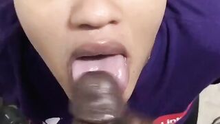 Sucking her BFF BF BBC in the Mall Bath. Ladies DM me