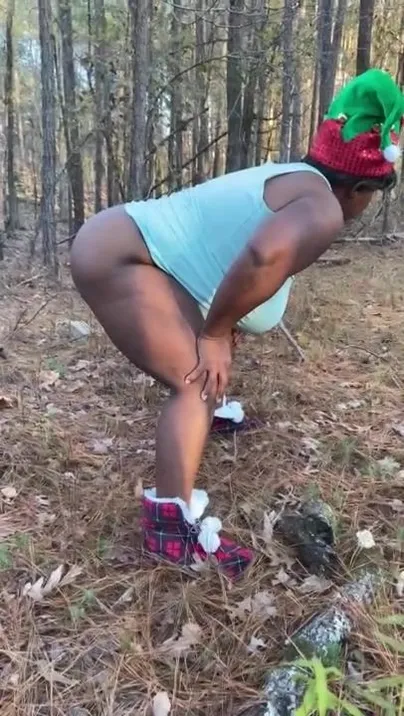 Nasty Butt Porn - Free Nasty Elf Peeing in the Woods and Shaking her Butt Porn Video - Ebony 8