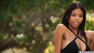 Nia Nacci and a white guy from the neighborhood went to his place to have some fun