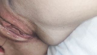 Su primera vez por el culo y me corro dentro