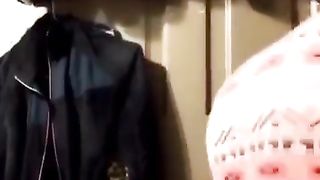 Twerking on Instagram Live ????