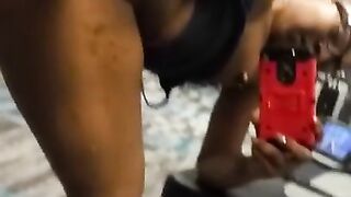 Ridin Sextoy in Public Gym Cunt (upclose)