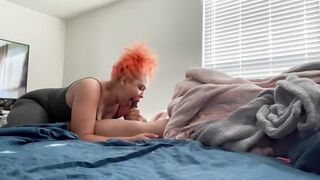 Lightskinned big beautiful woman gives Sloppy Oral Job in the Morning
